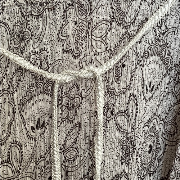 Free People Beautyful Gray Floral Lace Blouse - Picture 4 of 7